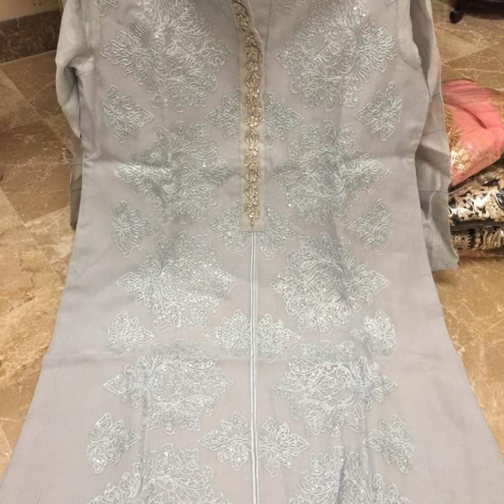 Agha noor kurti